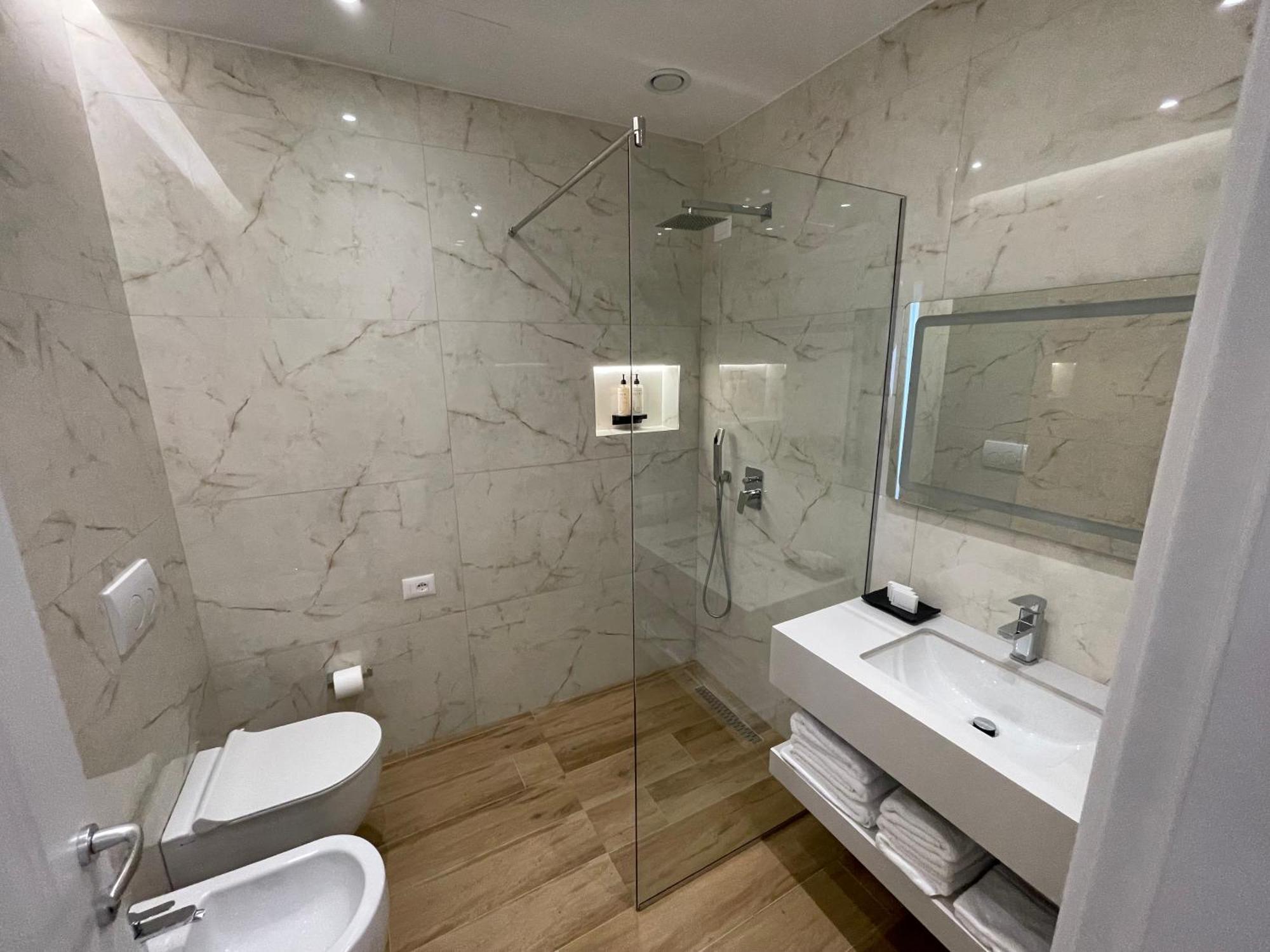 Seaside Hotel Vlorë Εξωτερικό φωτογραφία